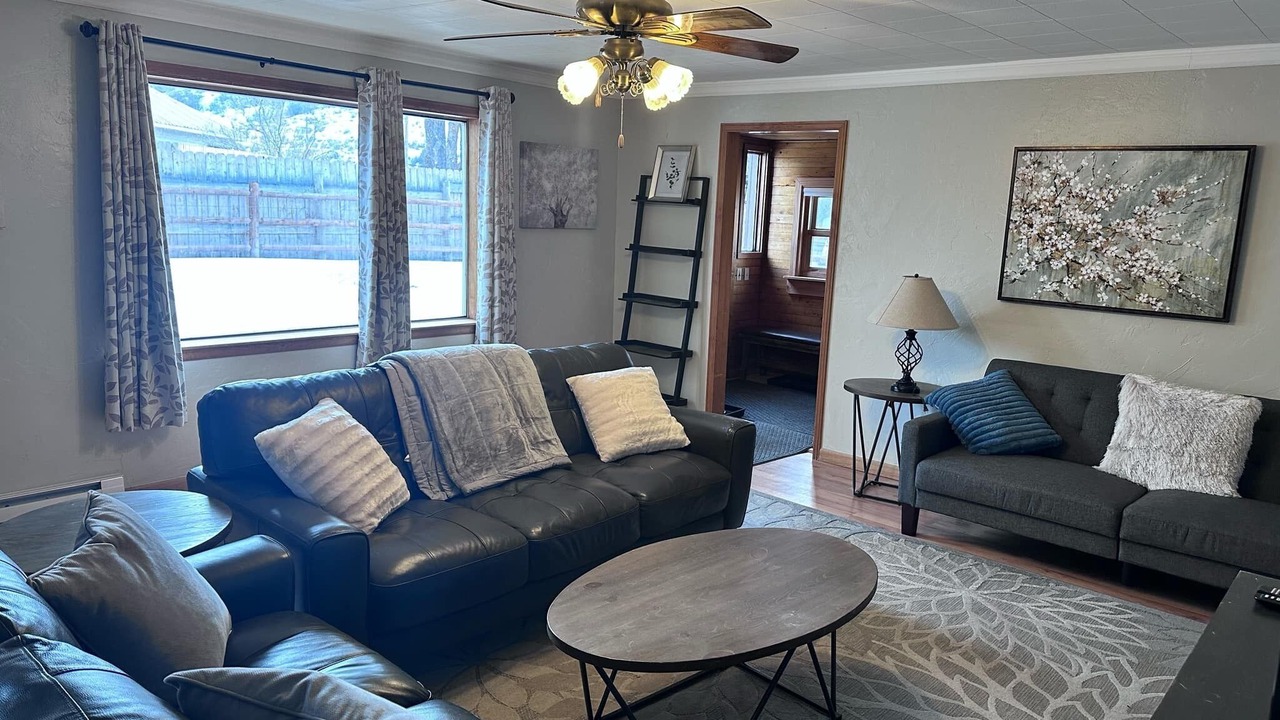 Photo of Livingroom in Yampa