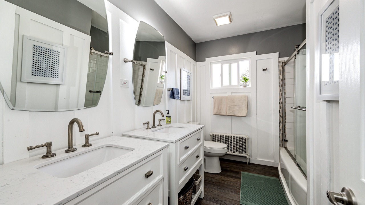 Photo of Bathroom in Barths