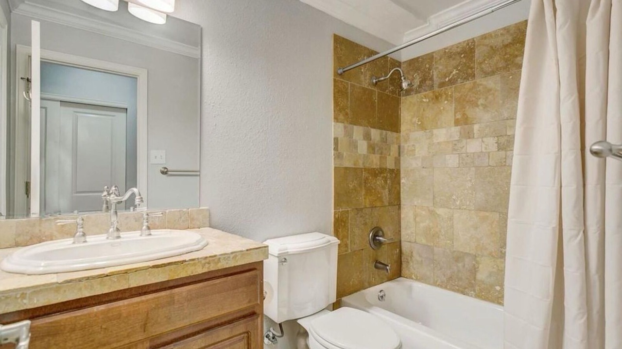 Photo of Bathroom in Cheesman Park