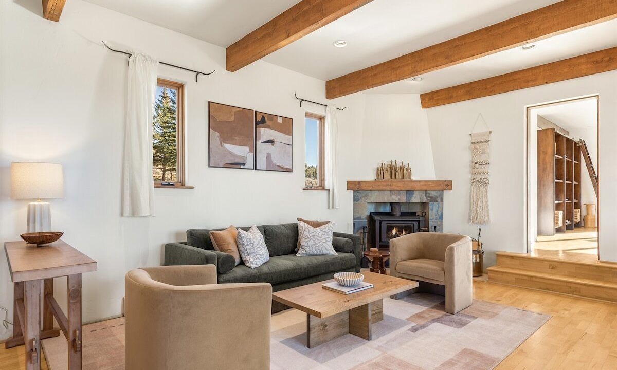 Photo of Livingroom in Missouri Heights