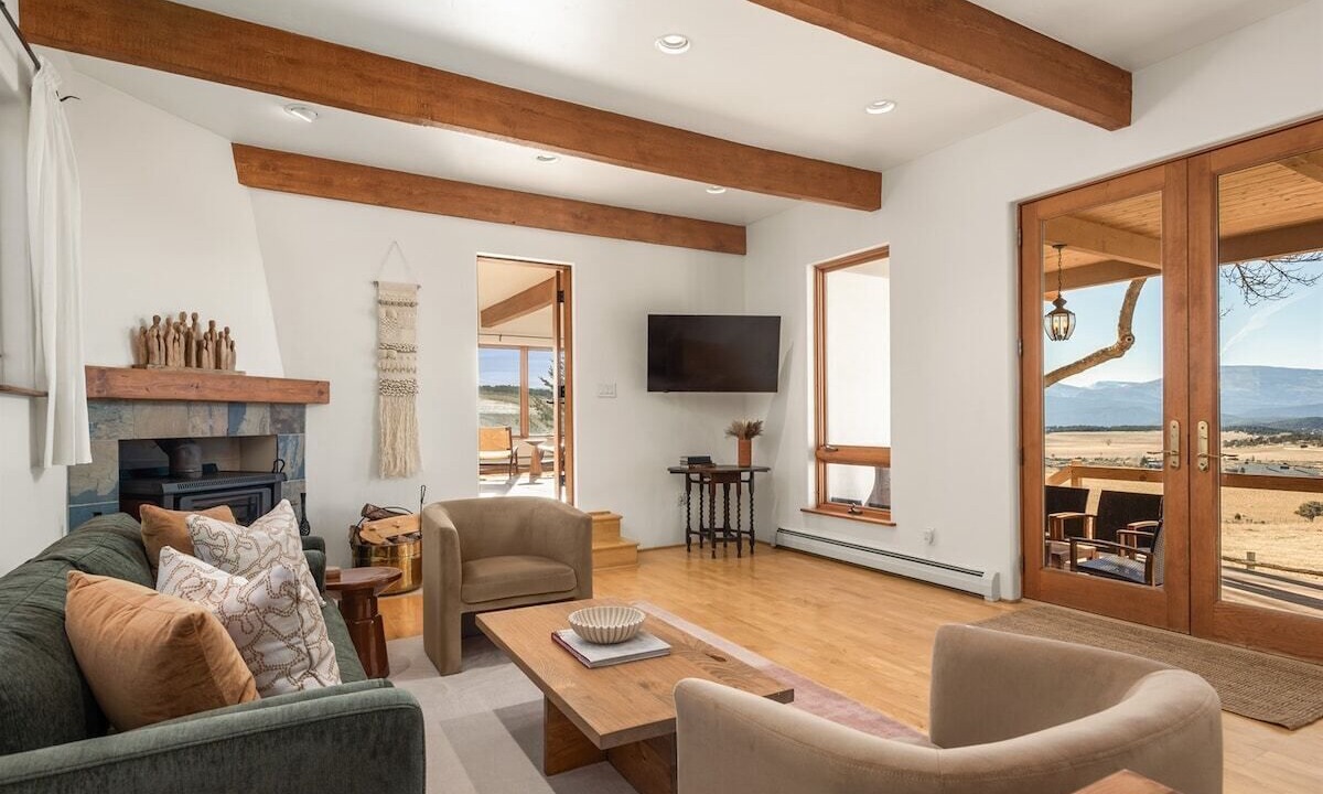 Photo of Livingroom in Missouri Heights