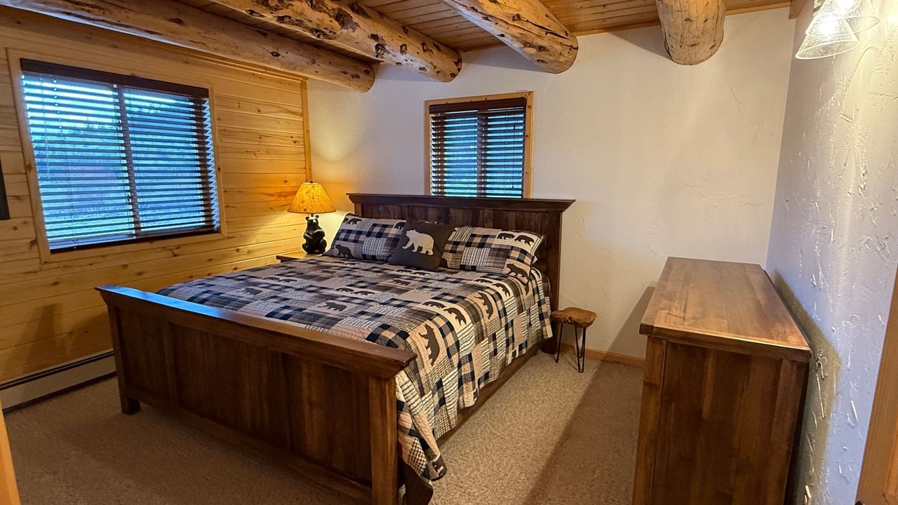 Photo of Bedroom in South Fork