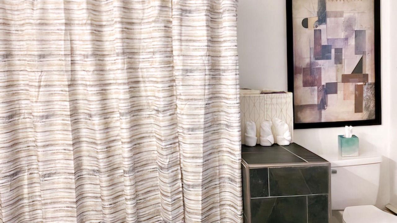 Photo of Bathroom in Rainbow Valley