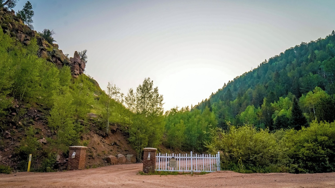 Photo of Others in Rainbow Valley