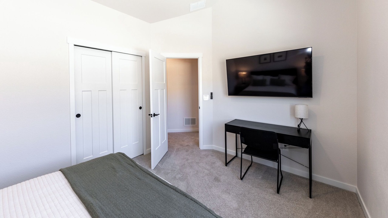 Photo of Bedroom in Mountain Shadows