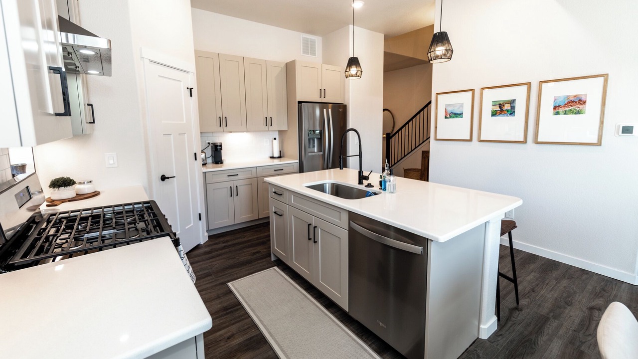 Photo of Kitchen in Mountain Shadows