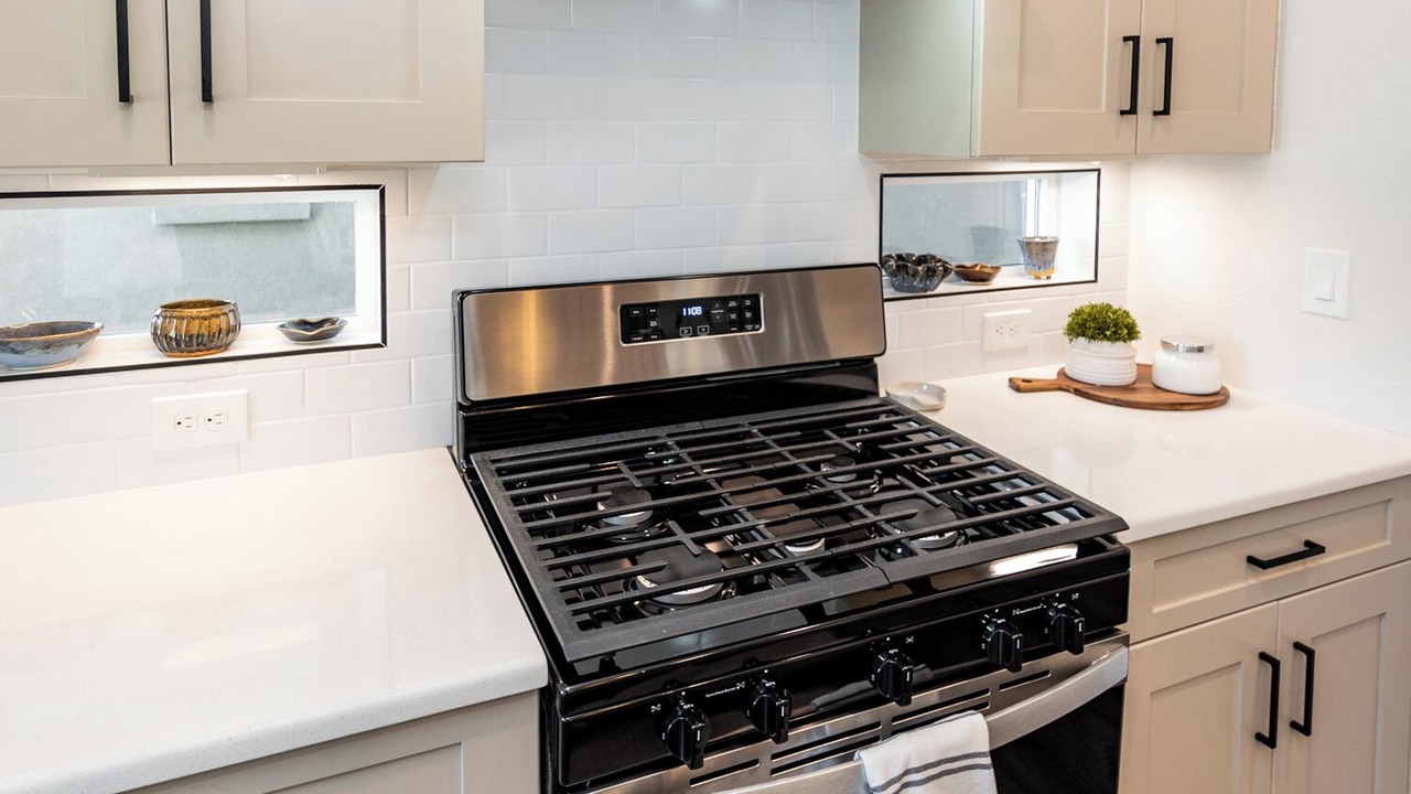Photo of Kitchen in Mountain Shadows