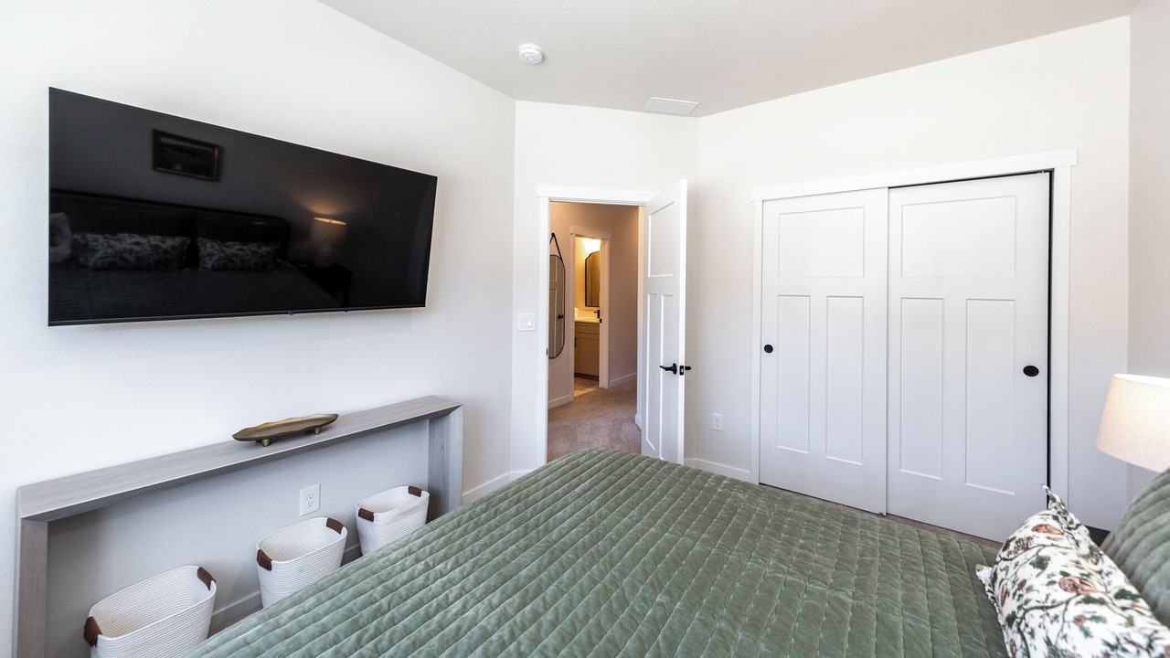 Photo of Bedroom in Mountain Shadows