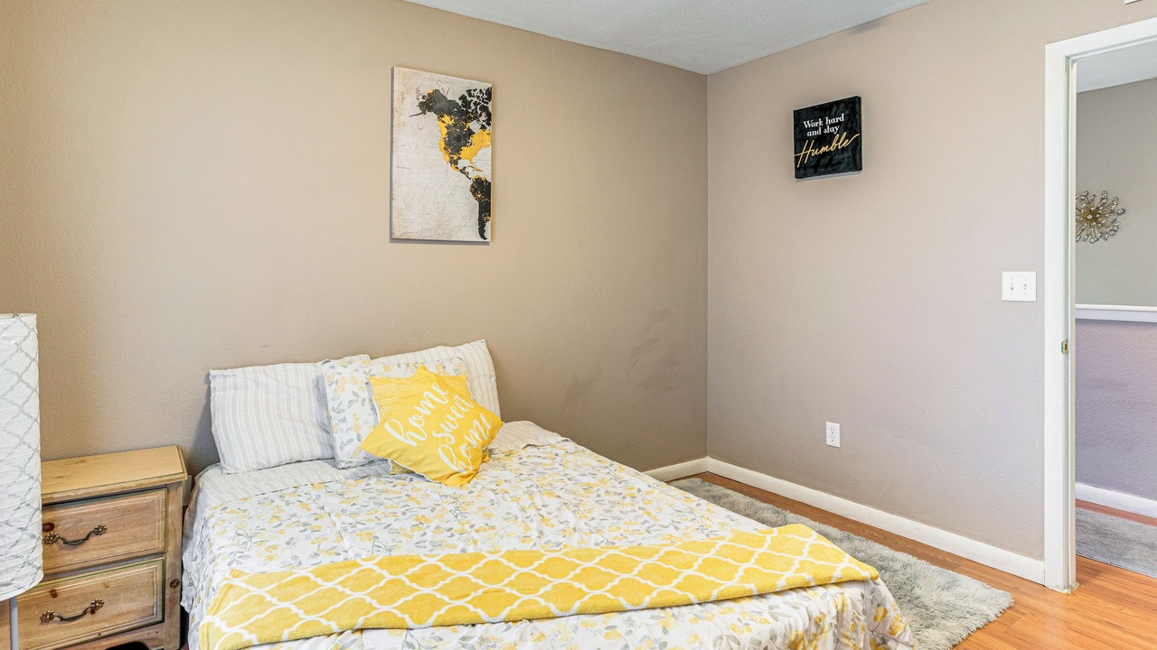 Photo of Bedroom in Northeast Park Hill