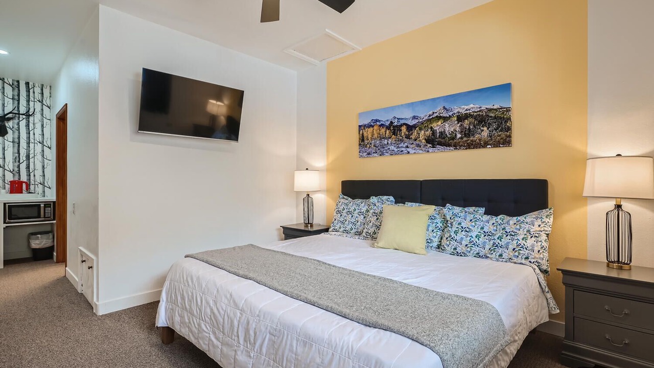 Photo of Bedroom in Idaho Springs