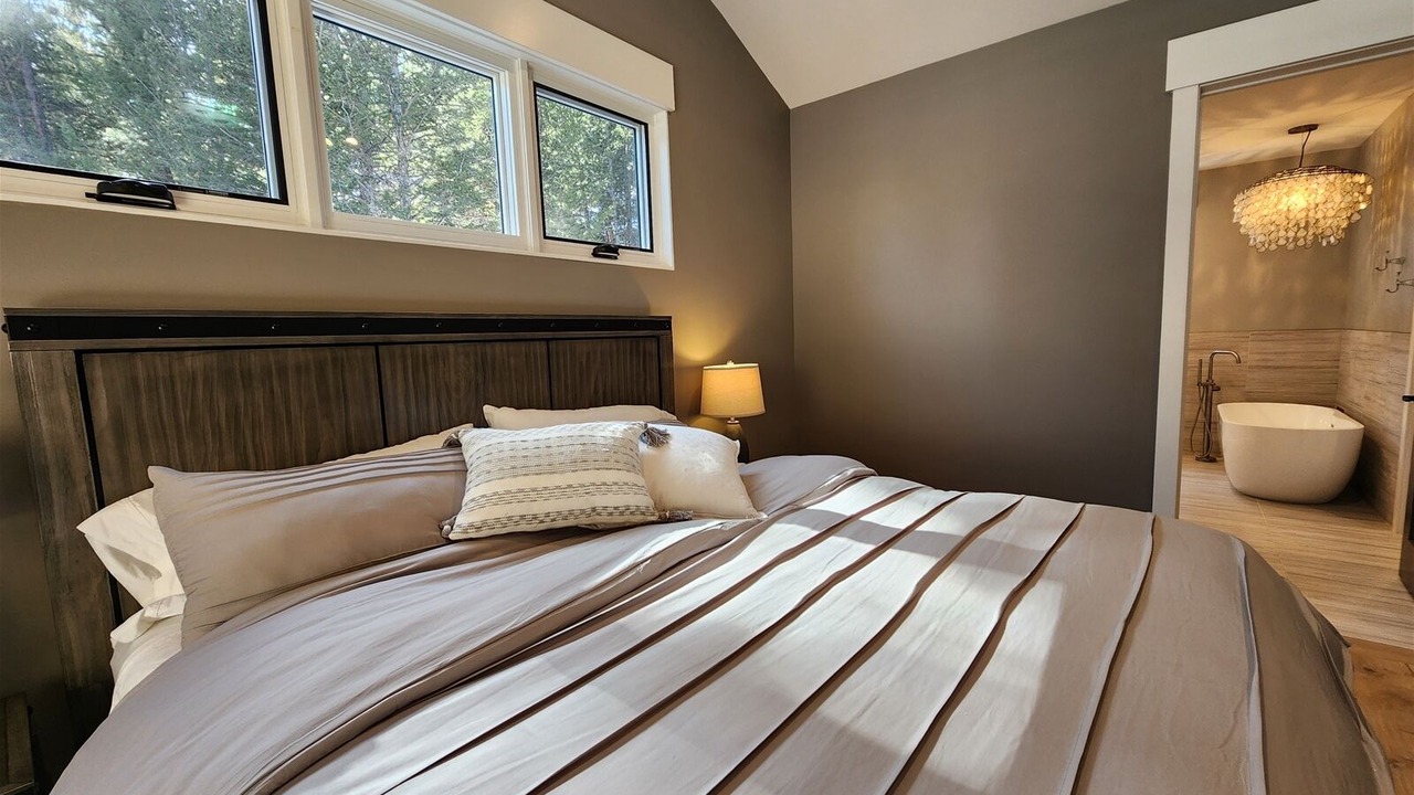 Photo of Bedroom in Fall River Estates