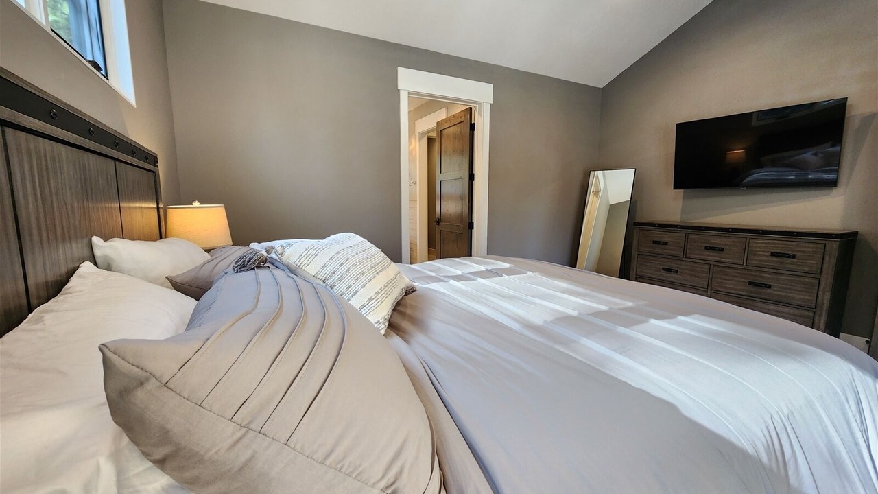 Photo of Bedroom in Fall River Estates