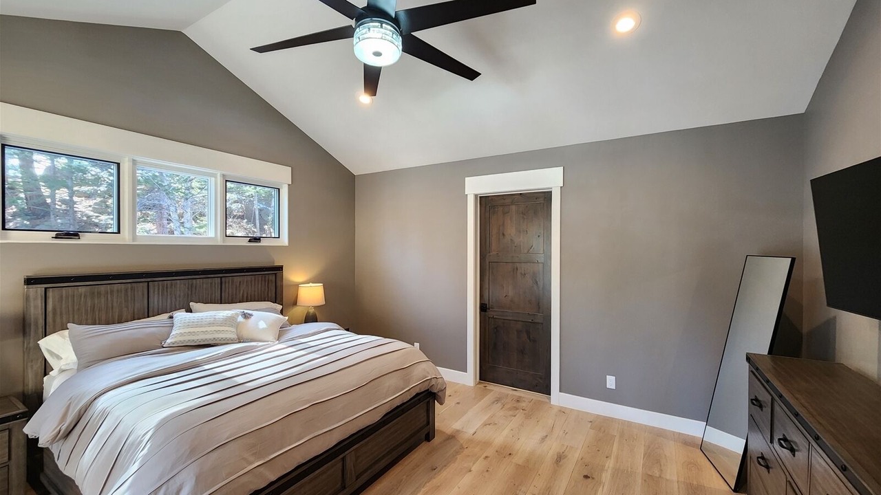 Photo of Bedroom in Fall River Estates