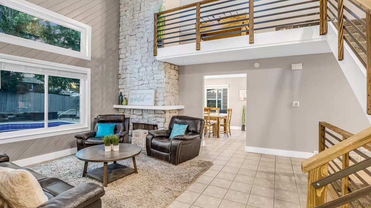 Photo of Livingroom in Columbine