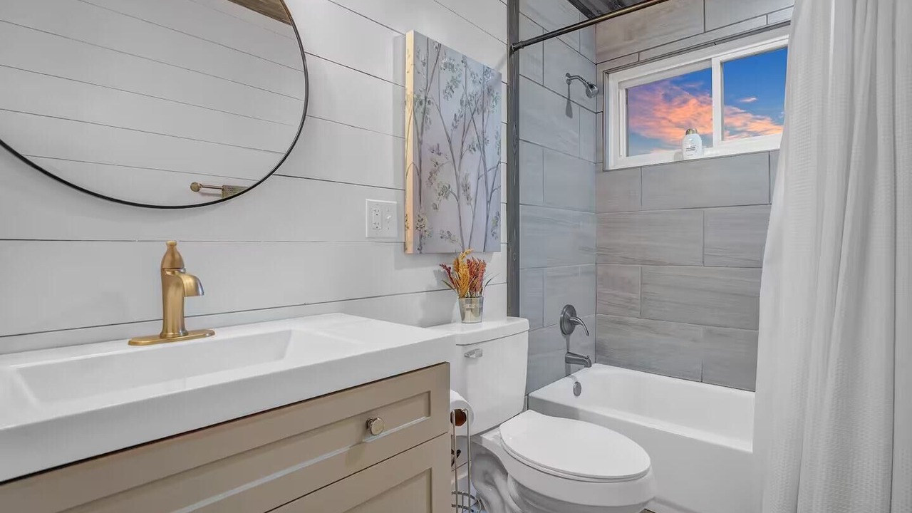 Photo of Bathroom in Columbine