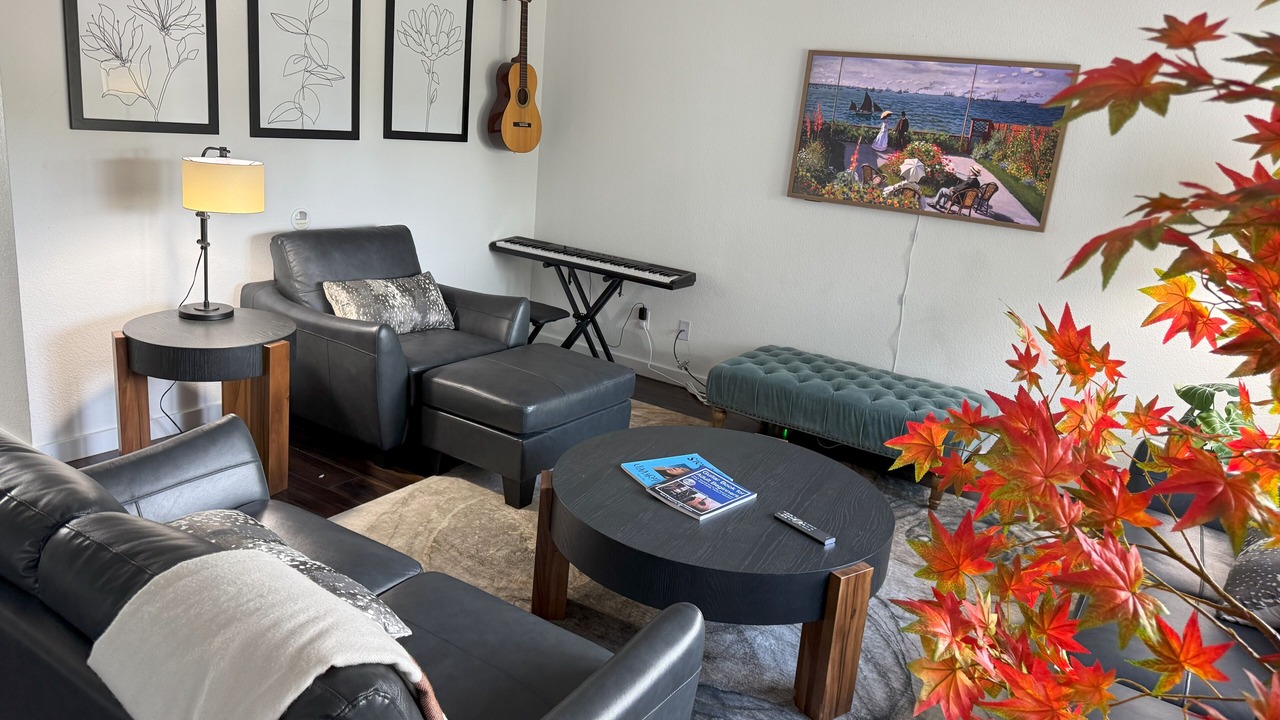 Photo of Livingroom in East Colfax