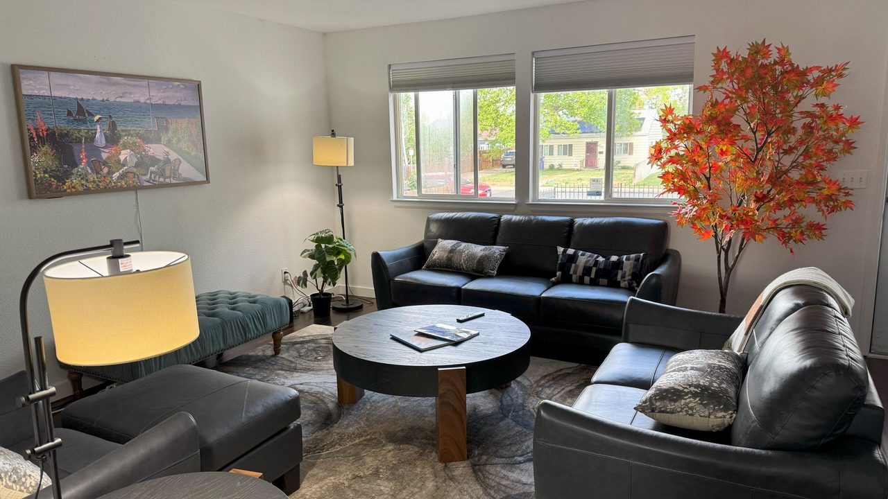 Photo of Livingroom in East Colfax