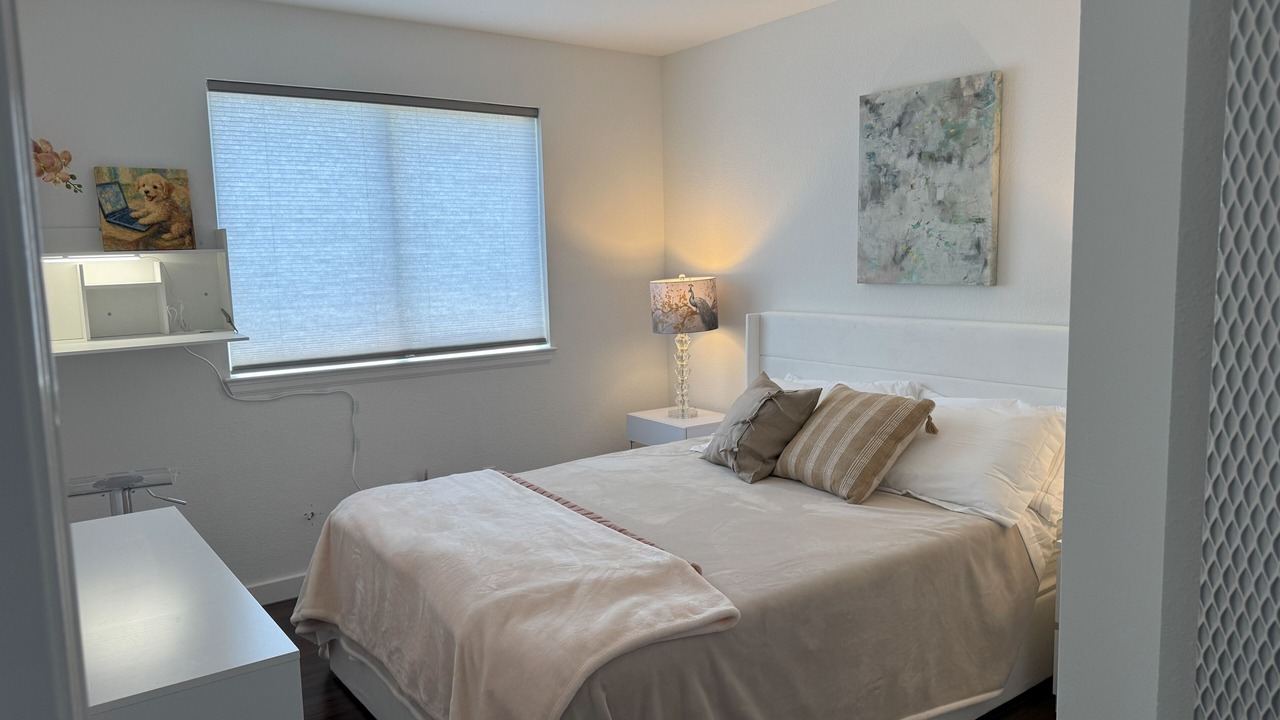 Photo of Bedroom in East Colfax