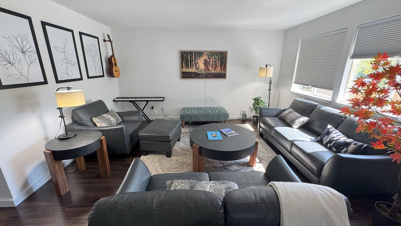 Photo of Livingroom in East Colfax