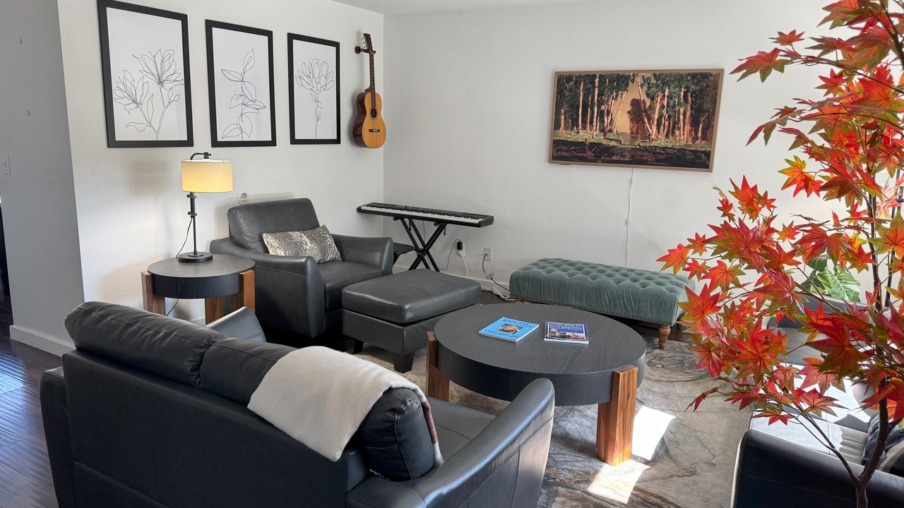 Photo of Livingroom in East Colfax
