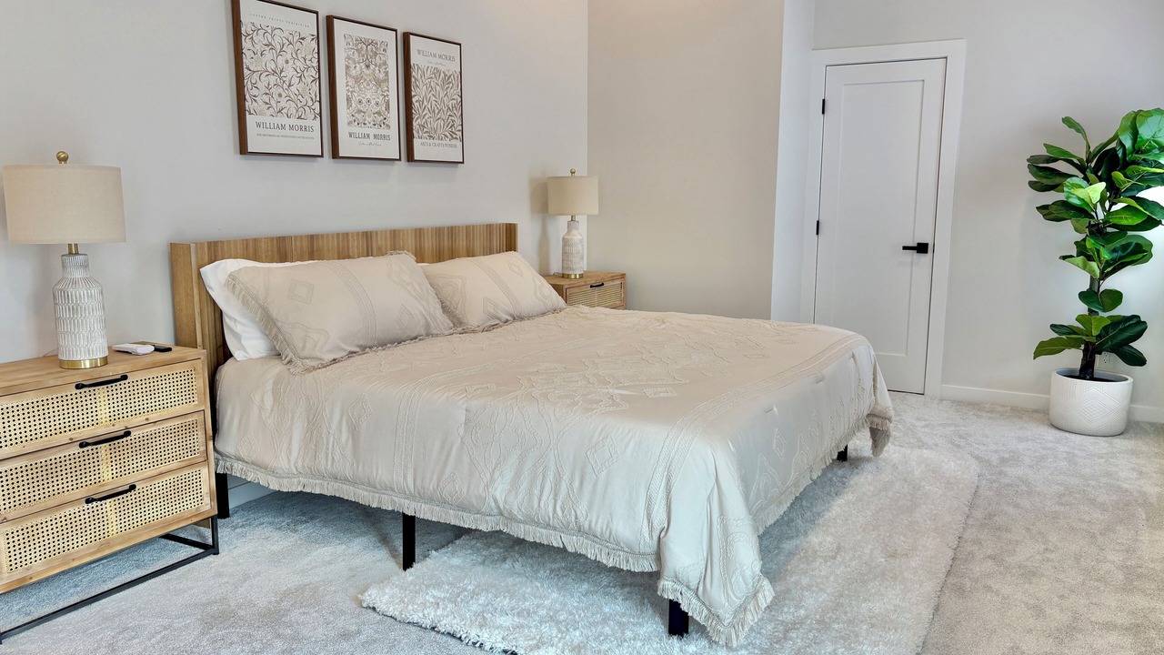 Photo of Bedroom in Lakeside