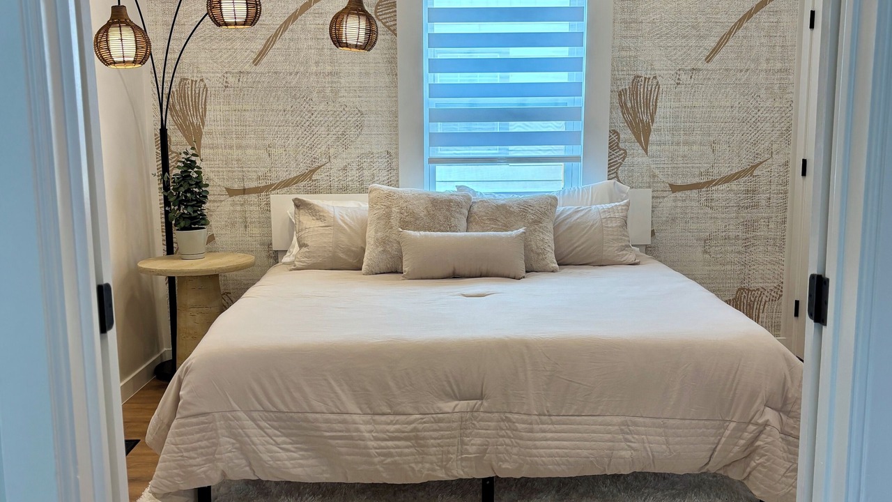 Photo of Bedroom in Lakeside