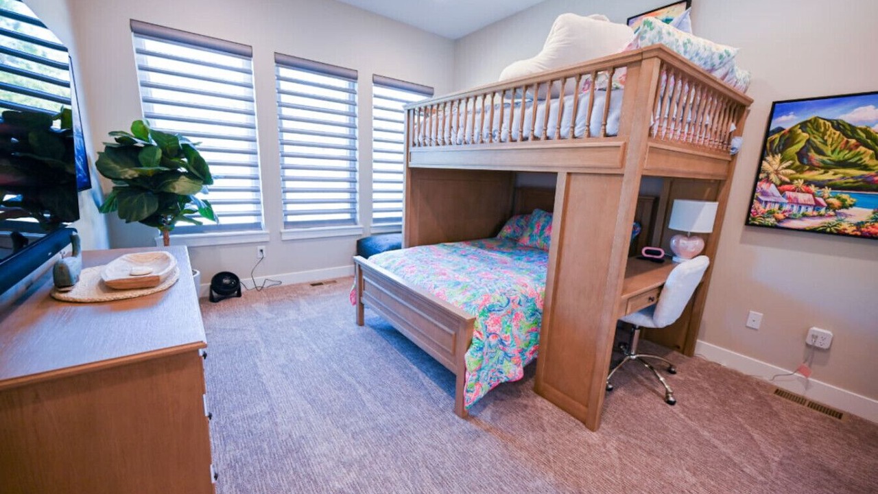 Photo of Bedroom in Castle Pines Village