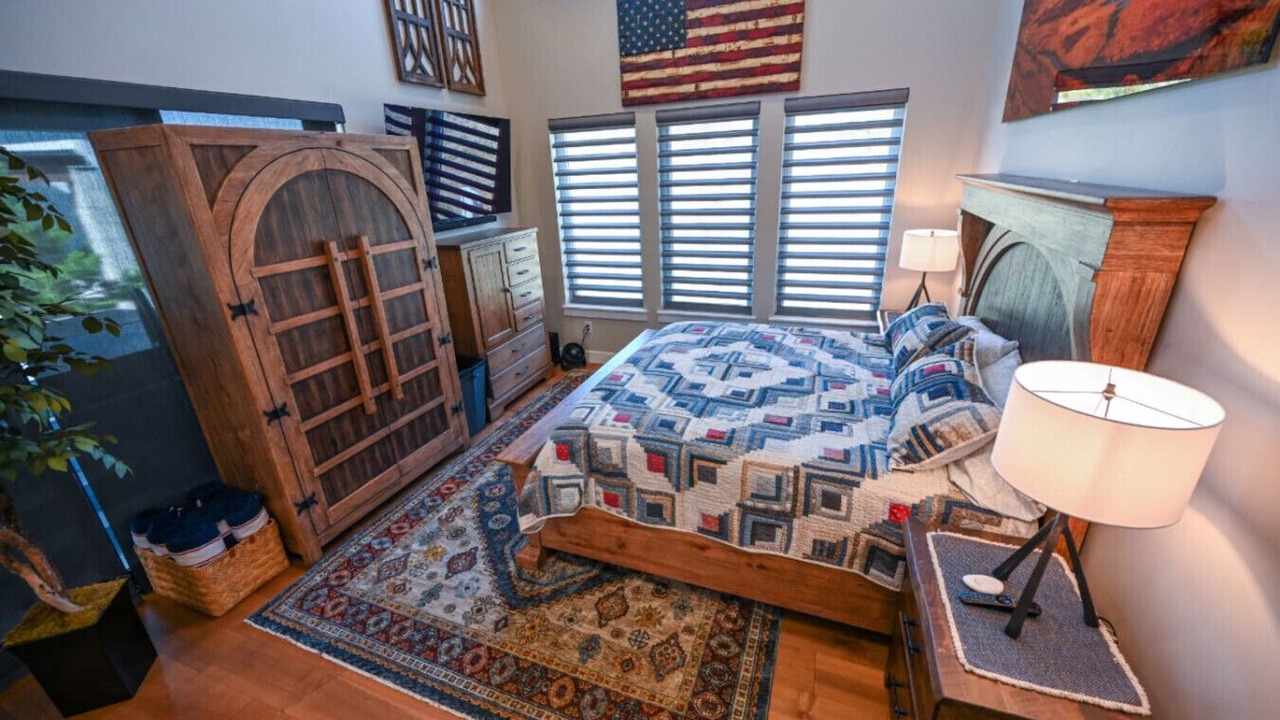 Photo of Bedroom in Castle Pines Village