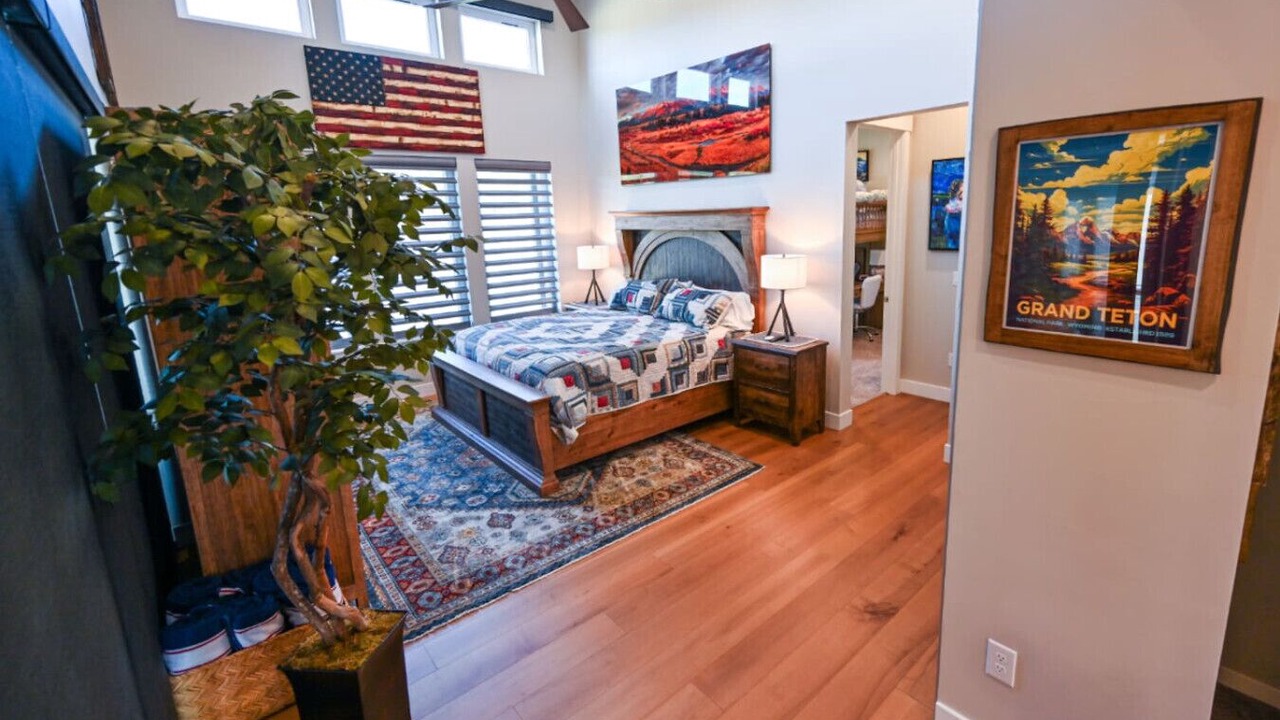 Photo of Bedroom in Castle Pines Village