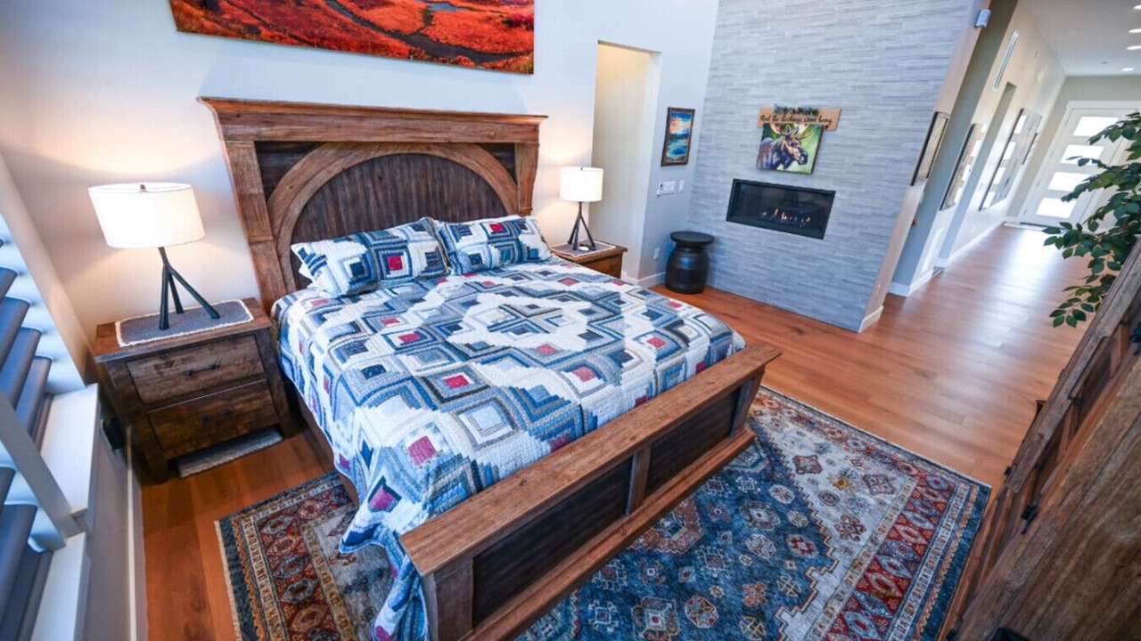 Photo of Bedroom in Castle Pines Village