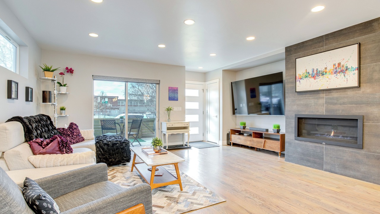 Photo of Livingroom in Lincoln Park