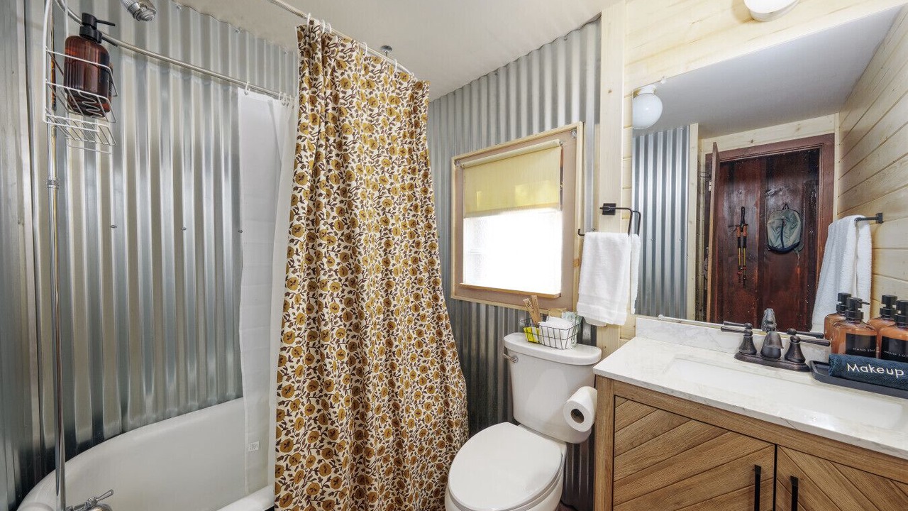 Photo of Bathroom in Aspen Brook