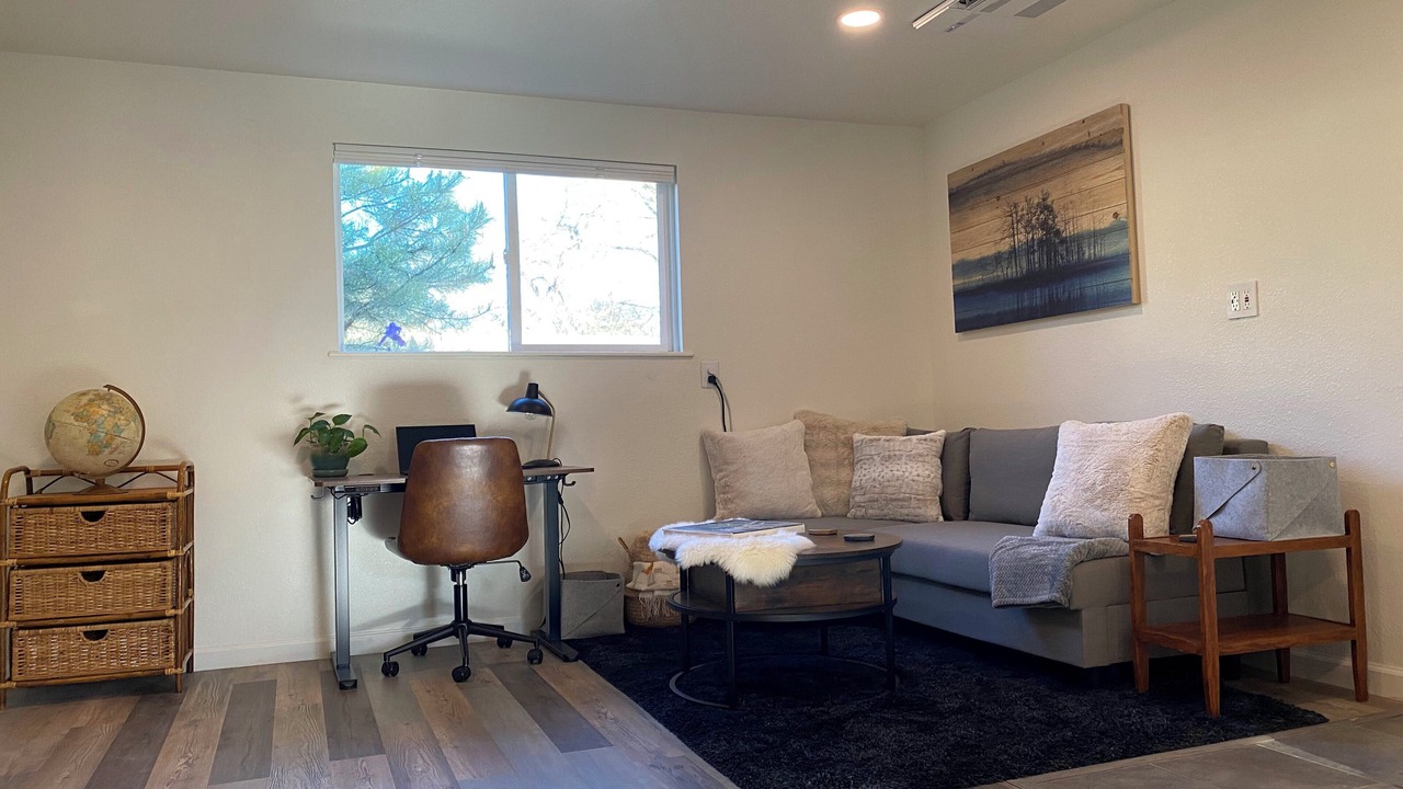 Photo of Livingroom in Hanna Farm Neighbors