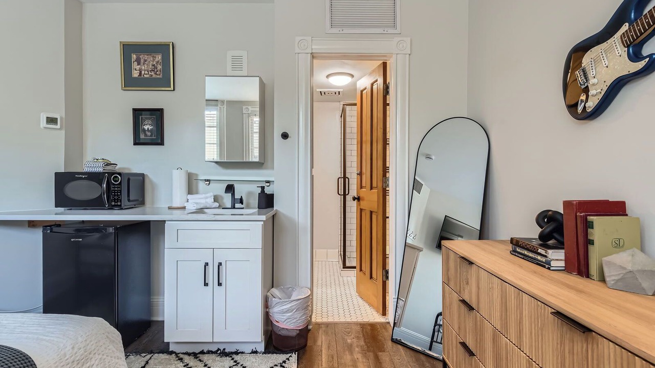 Photo of Bedroom in Five Points