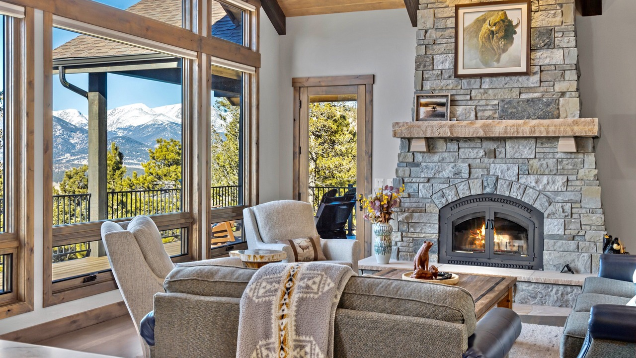 Photo of Livingroom in Windcliff Estates