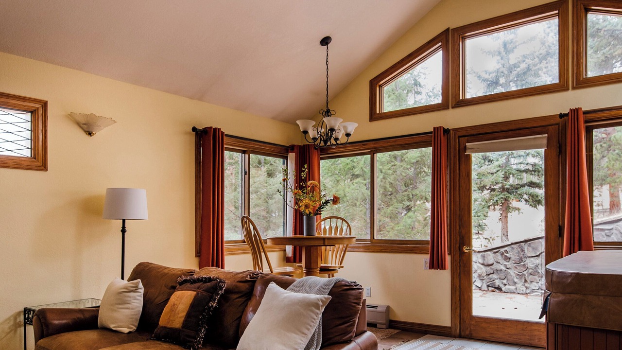 Photo of Livingroom in Pine