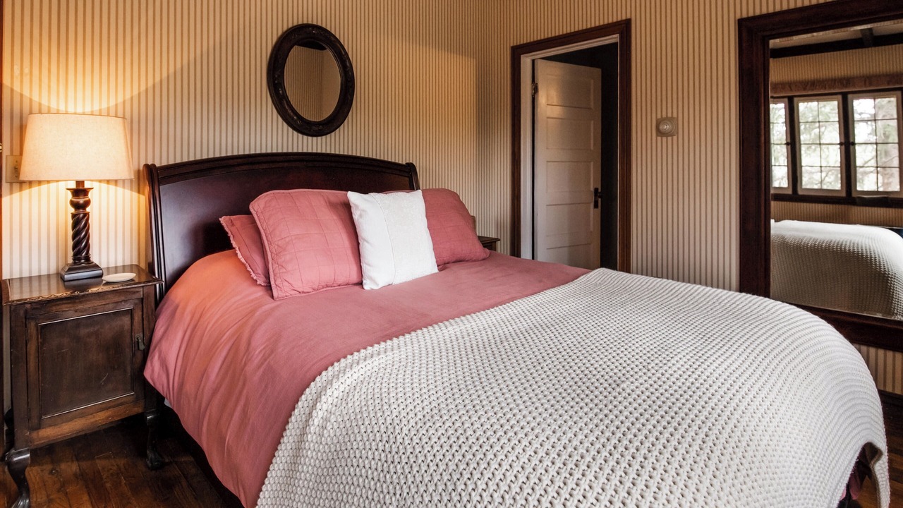 Photo of Bedroom in Pine