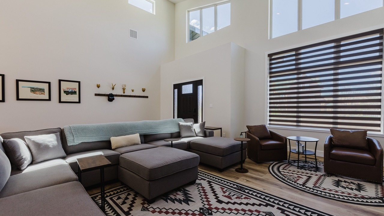 Photo of Livingroom in Lake Hatcher Park