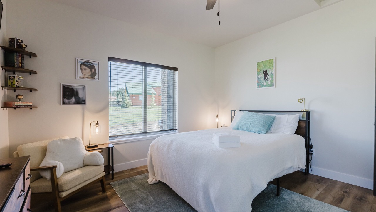 Photo of Bedroom in Lake Hatcher Park