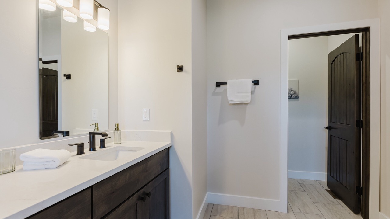 Photo of Bathroom in Lake Hatcher Park