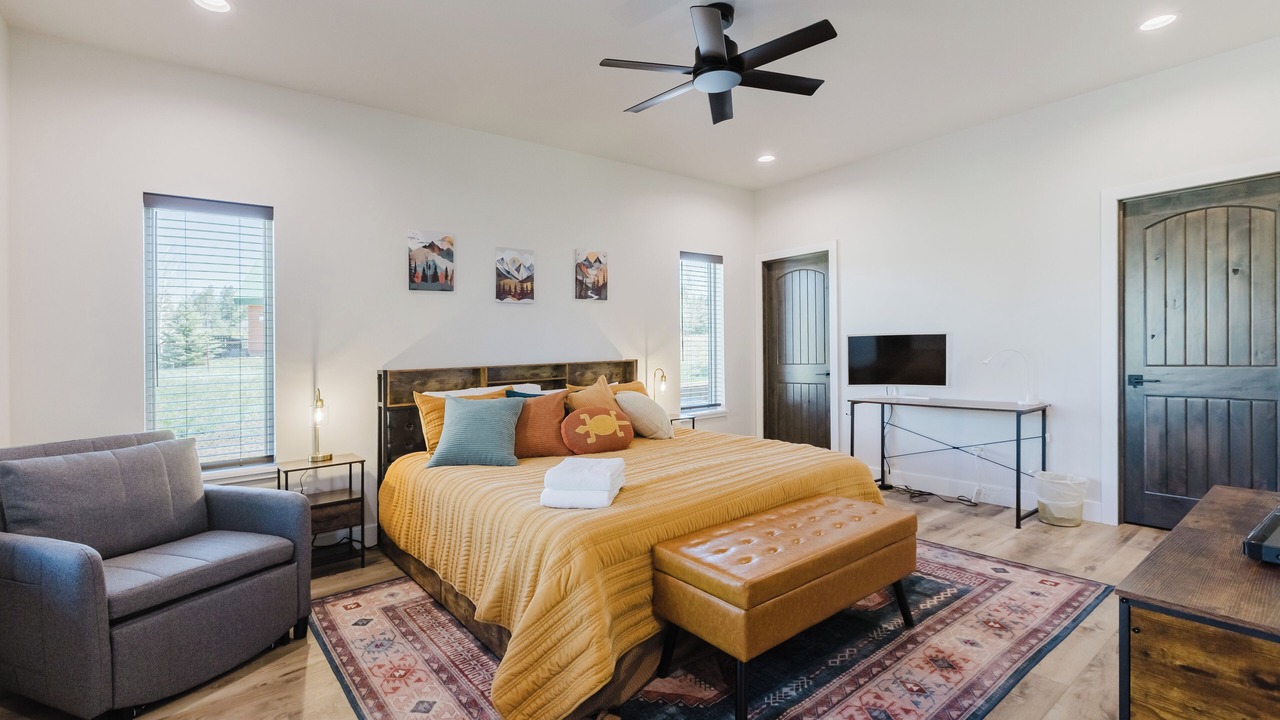 Photo of Bedroom in Lake Hatcher Park