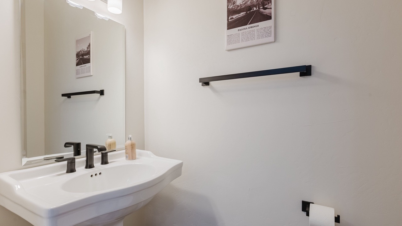 Photo of Bathroom in Lake Hatcher Park