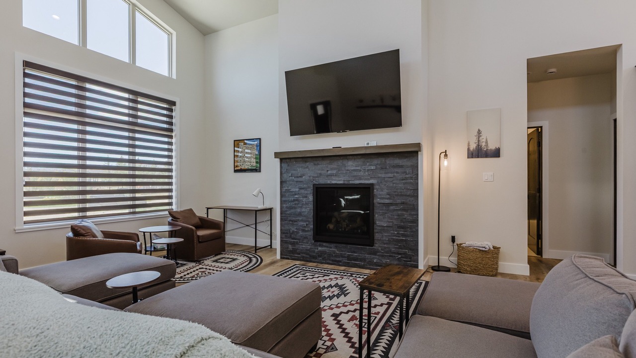 Photo of Livingroom in Lake Hatcher Park