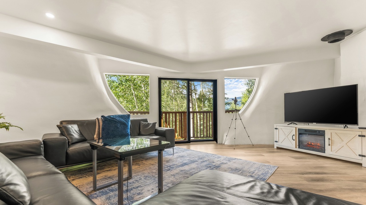 Photo of Livingroom in Intermountain