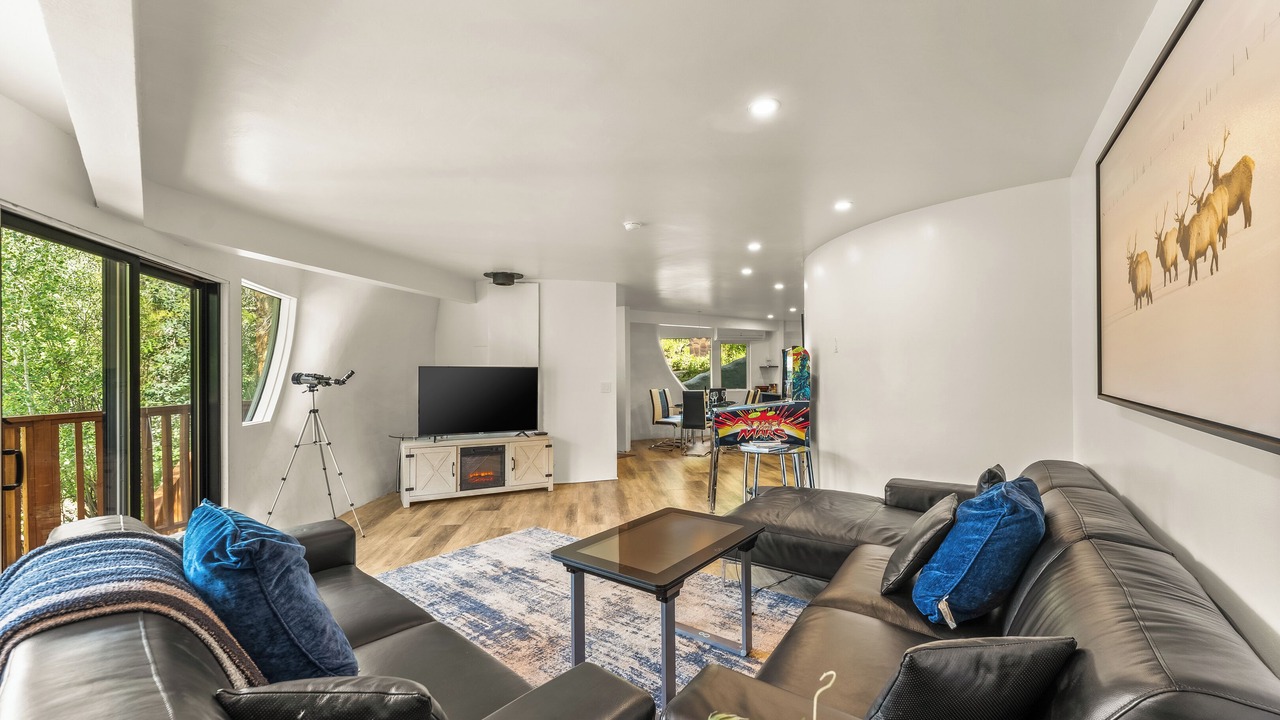Photo of Livingroom in Intermountain
