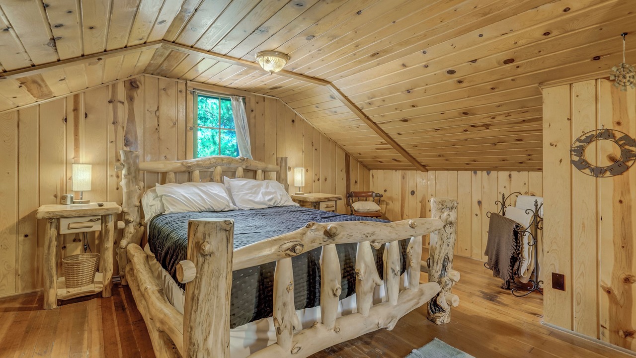 Photo of Bedroom in Cascade