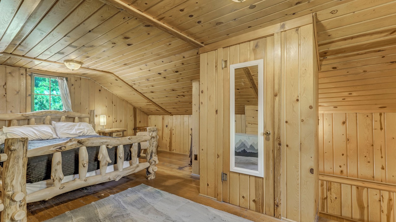 Photo of Bedroom in Cascade