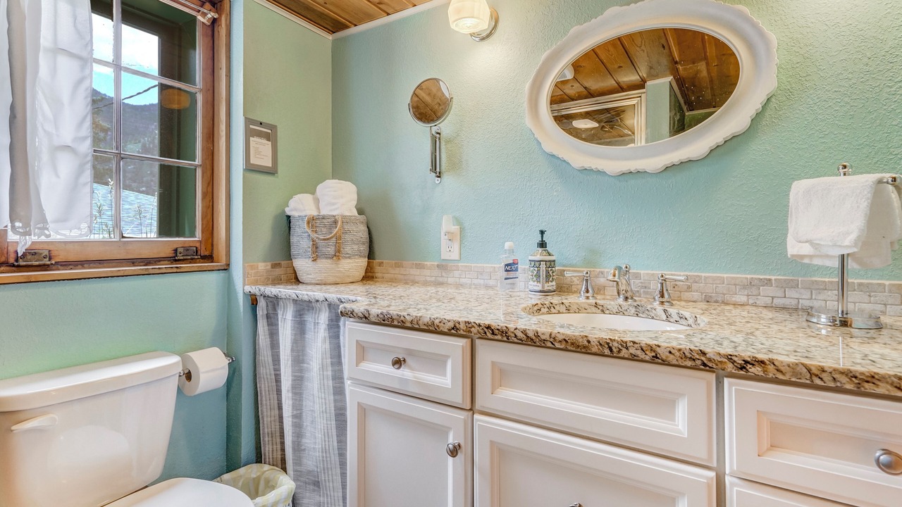 Photo of Bathroom in Cascade