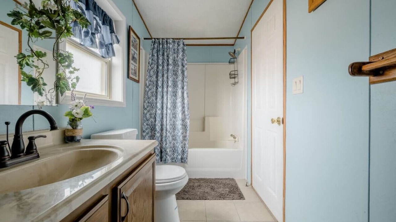 Photo of Bathroom in Peyton