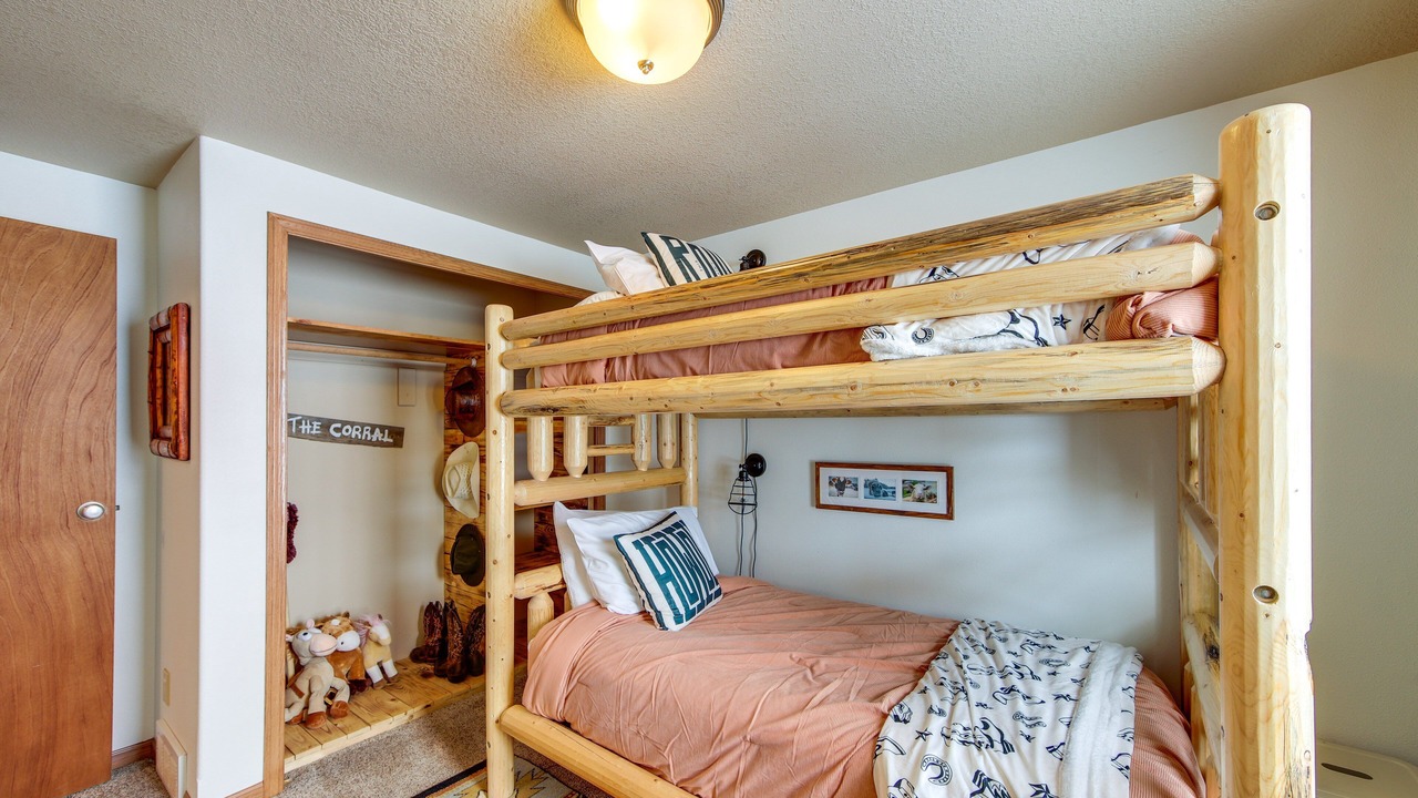 Photo of Bedroom in Lake Agnes